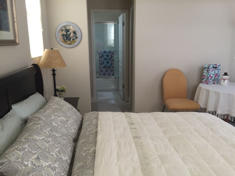Spacious upscale cozy living