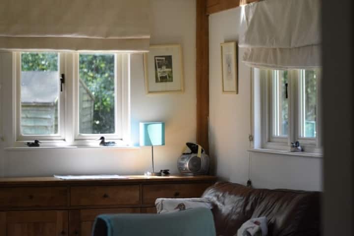 Wren Cottage. Dog-friendly With Fenced Garden - Brockenhurst