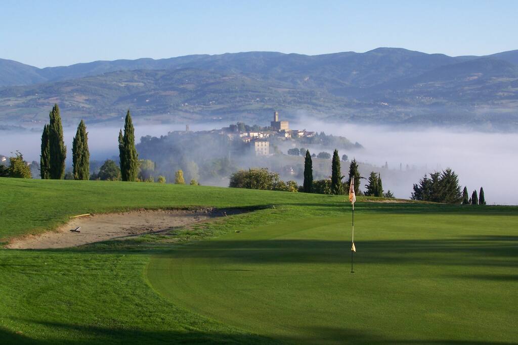 Golf camp in Poppi 3 km.