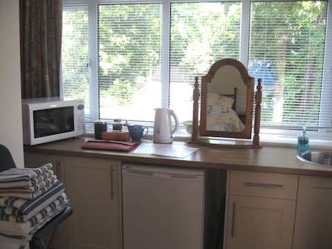 Top Airbnb: Cosy Studio Flat-10mins walk to Uni in Chilworth