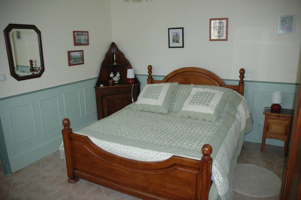 lit à 160 cm dans la chambre Harmonie