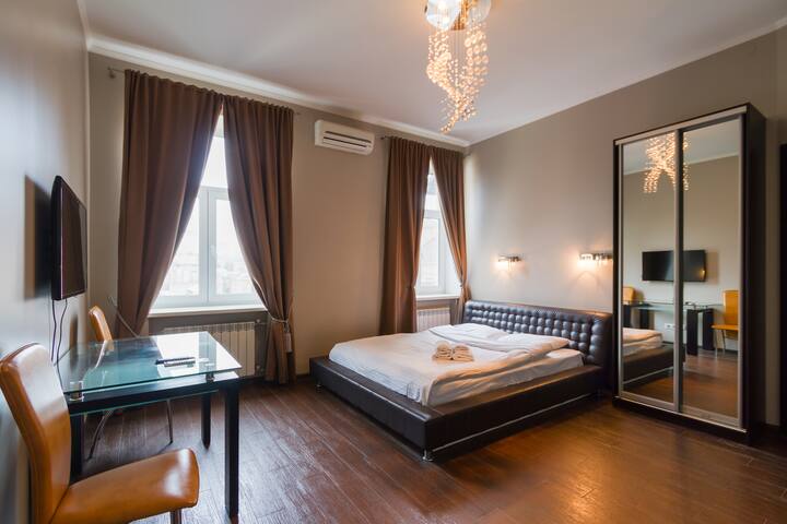 Brand new studio ID 990