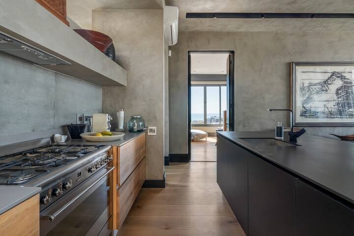 Gaze Across the Atlantic from a Glass-Walled Haven gallery image 4