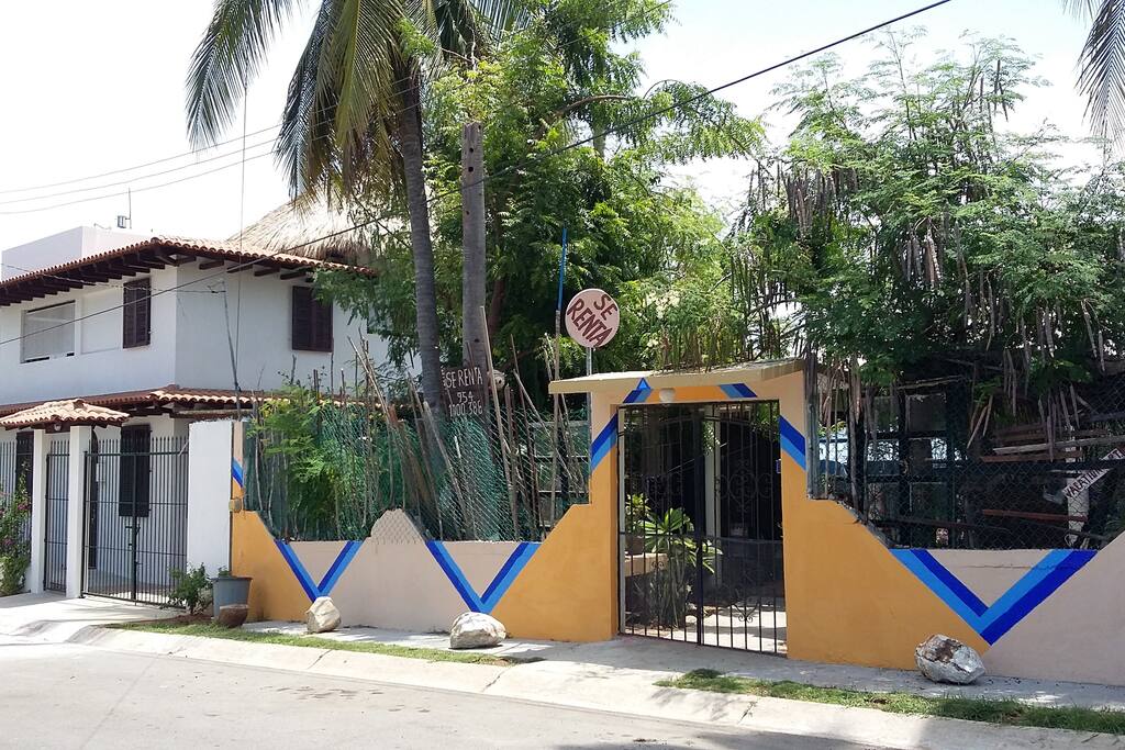 Entrada de la Casa Yau.