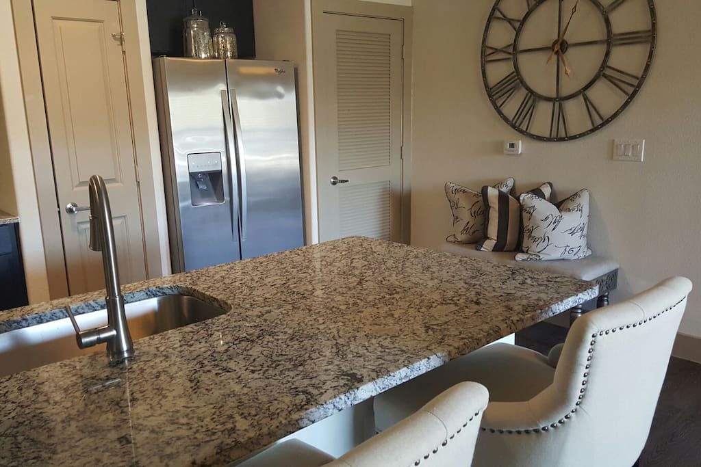 Spacious wet bar perfect for breakfast/dinner