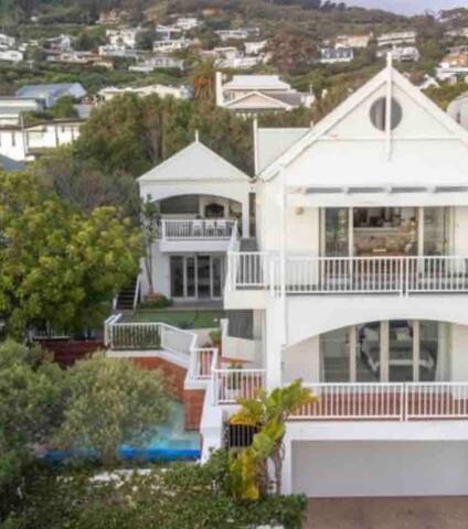 Two Berry House, Llandudno – a perfect beach house gallery image 2
