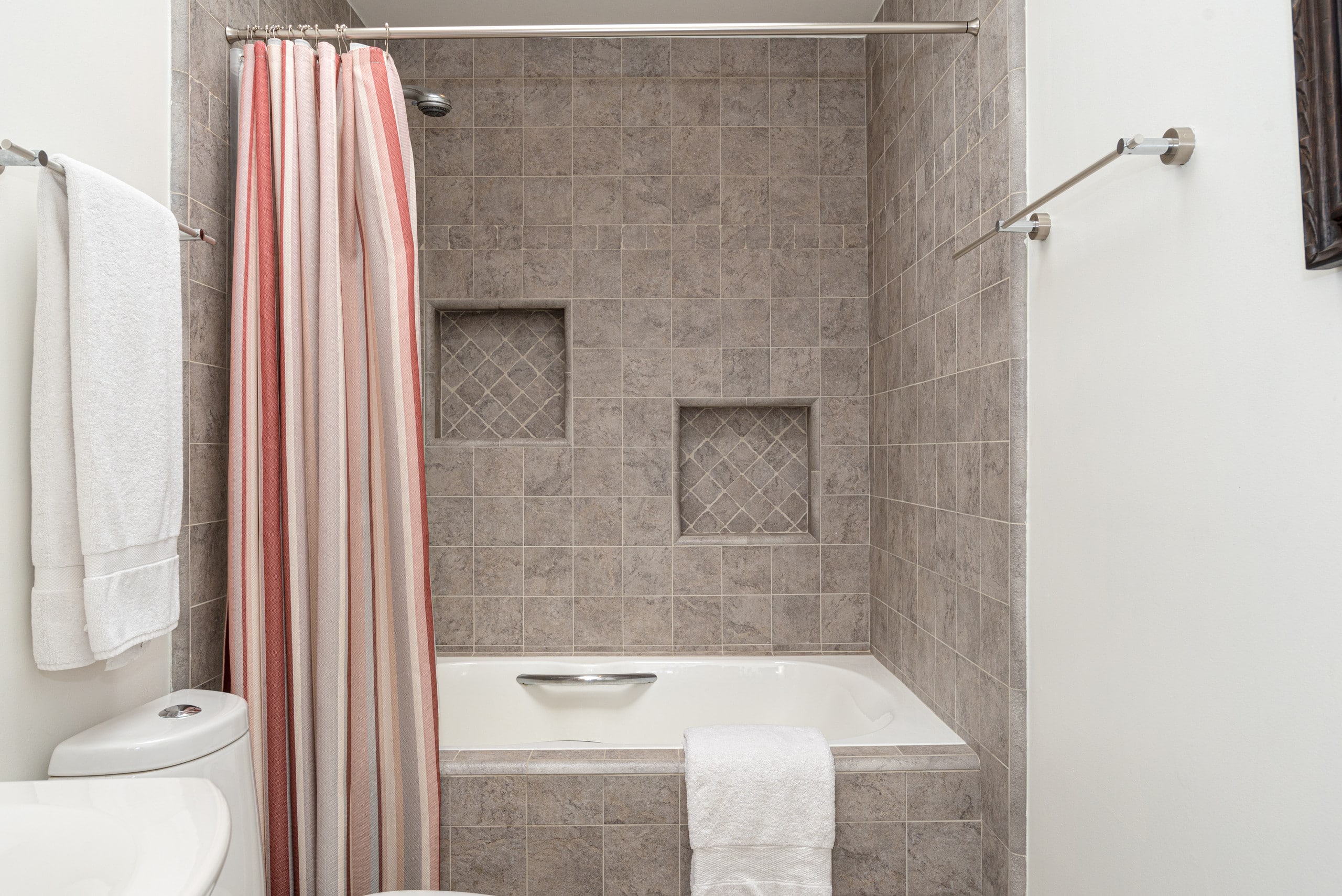 Home in San Francisco · ★5.0 · 2 bedrooms · 2 beds · 2 private baths - Image 40