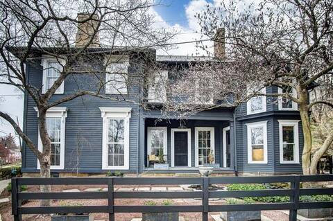Downtown Granville home, walkable to Denison