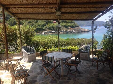 VILLA WITH FANTASTIC SEA ACCESS