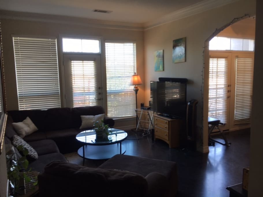 Living room
55" Smart TV