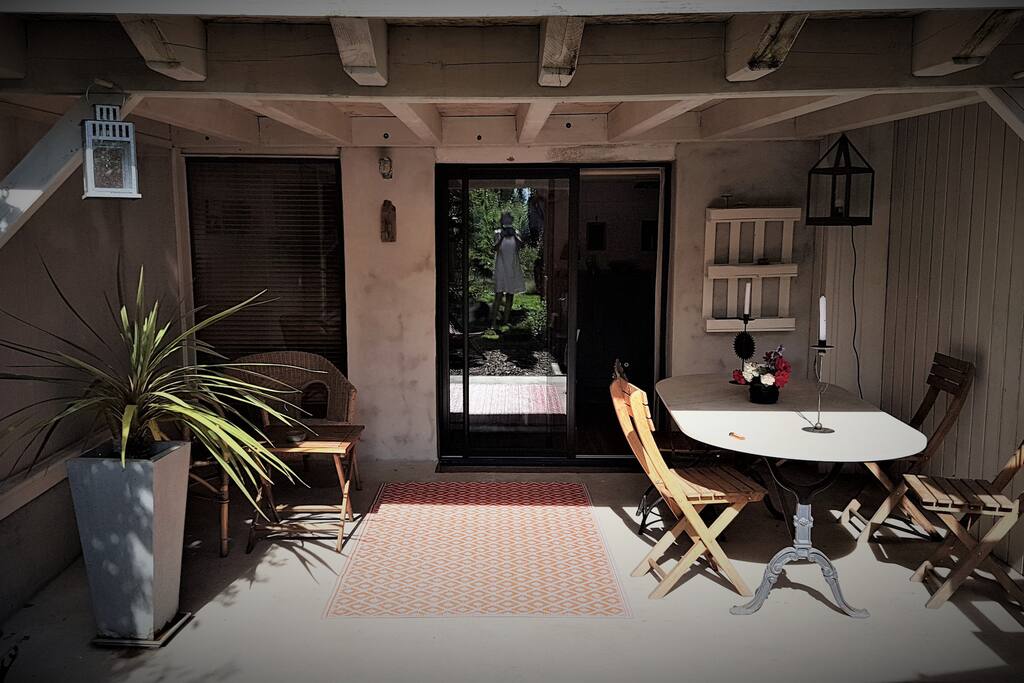 2-TERRASSE en MAI