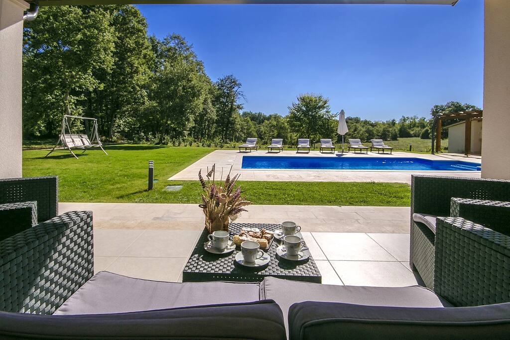 Terrace with sitting set
