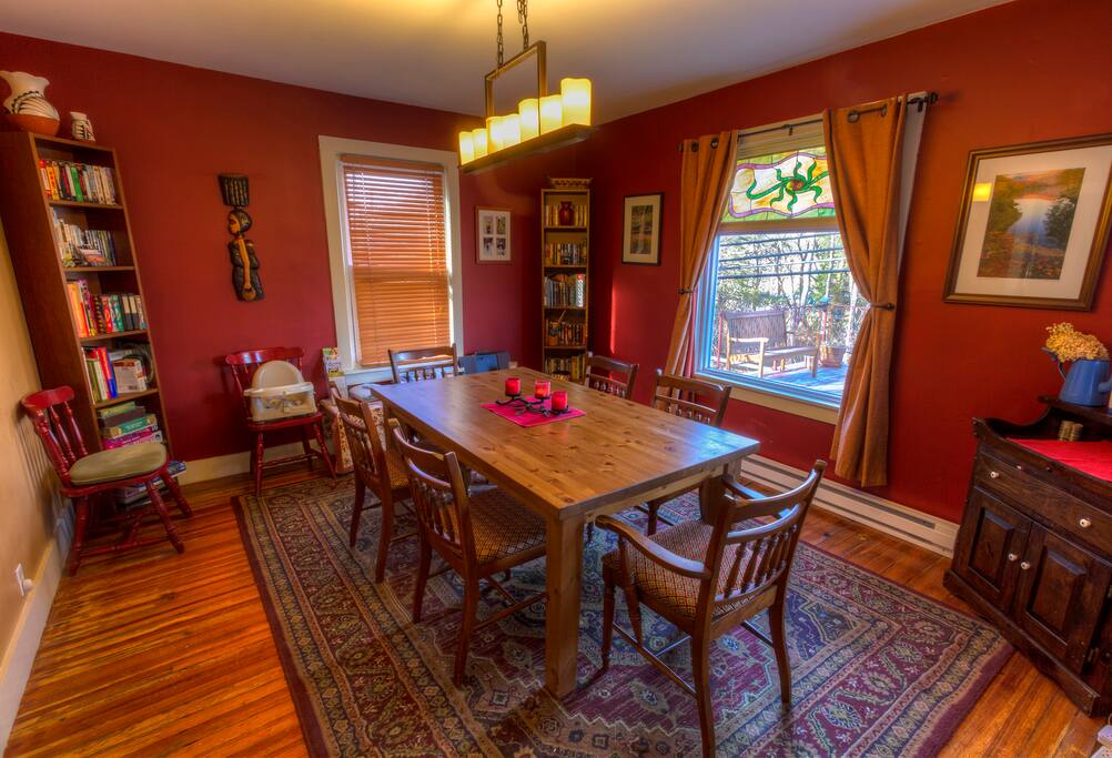 Dining Room - seats 8.