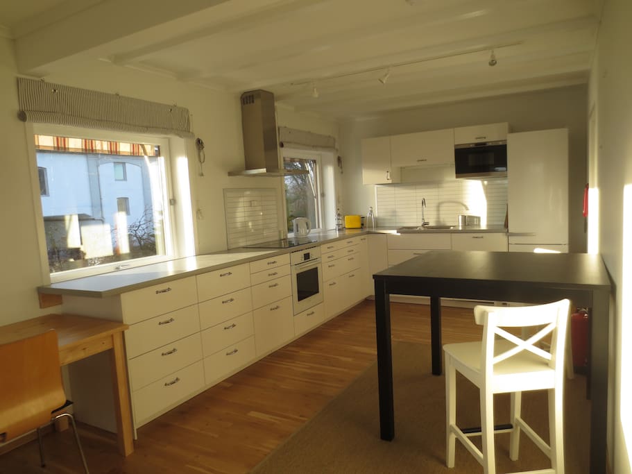 New spacious and well equipped kitchen