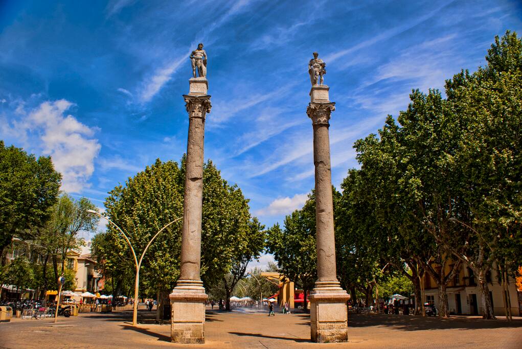 Alameda de Hércules. A un paso.