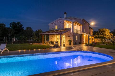 Luxury Villa Lemaliante with Pool, Sauna and Whirl