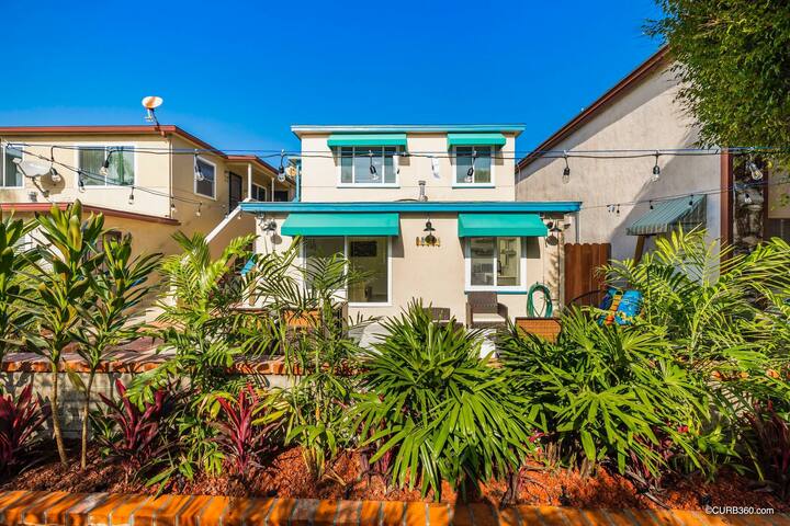 Mission Bay Retreat-Steps to sand! Sleeps 14!