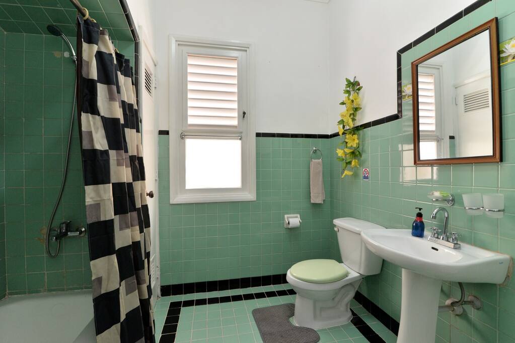 Baño dormitorio Naranja