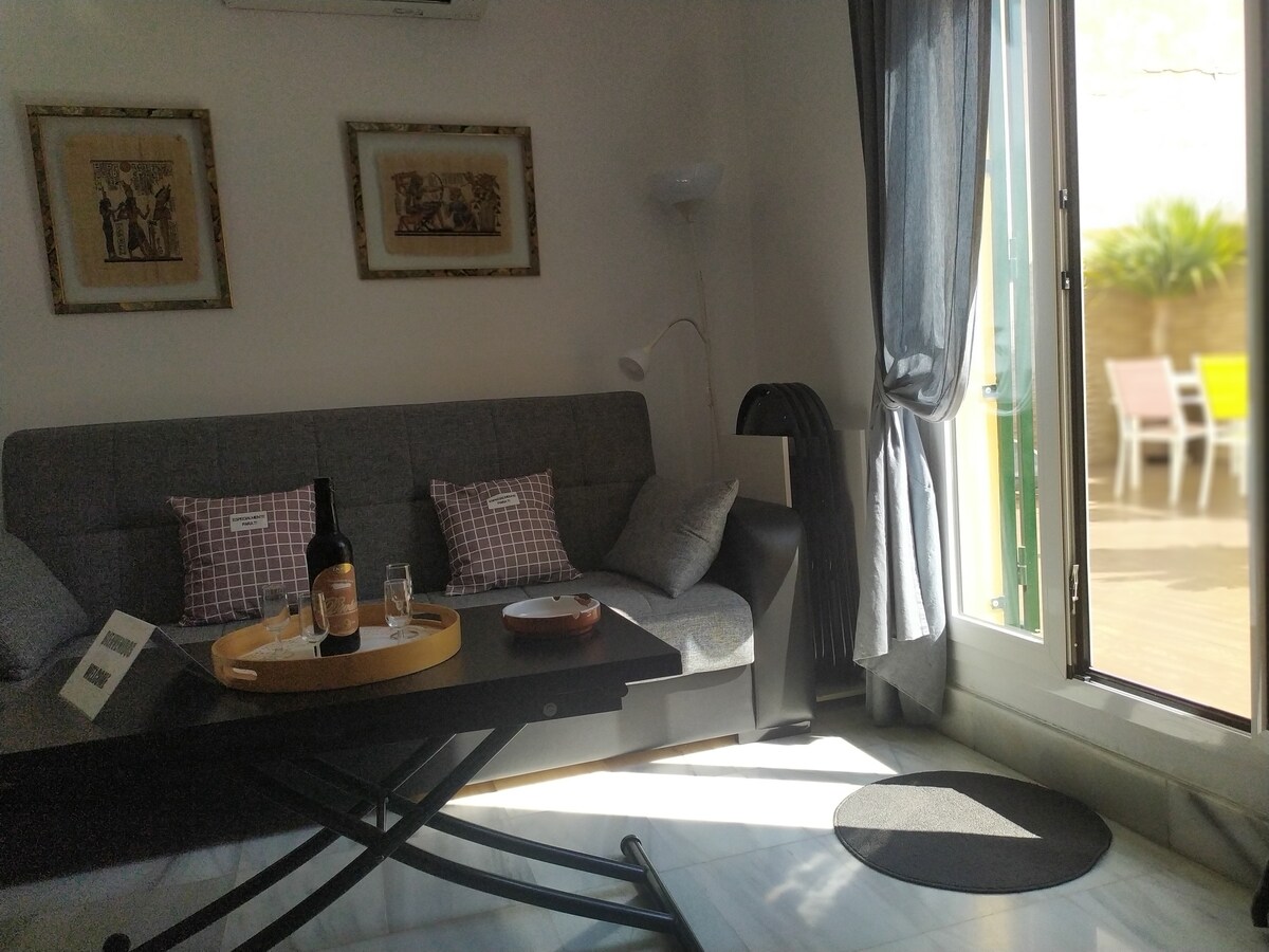 Anuncio de Airbnb popular: Downtown penthouse, garage, 2 bathrooms, super terrace en Málaga