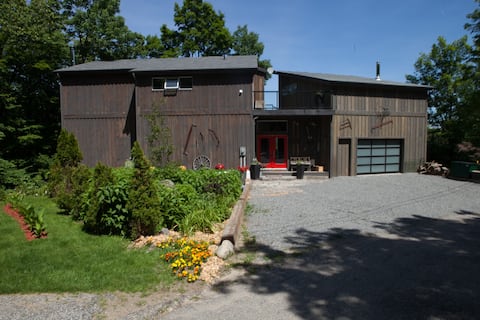 Luxury Cottage /Chalet, Muskoka Canada