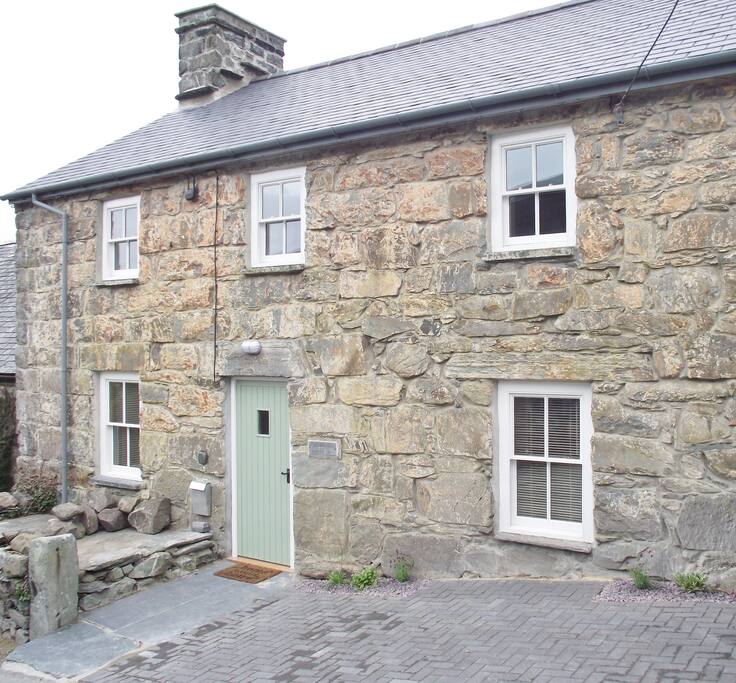 Harlech Centre Cottage Overlooking Castle Cottages For Rent In