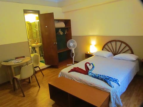 6 Miraflores Private Studio with bath and kitchen