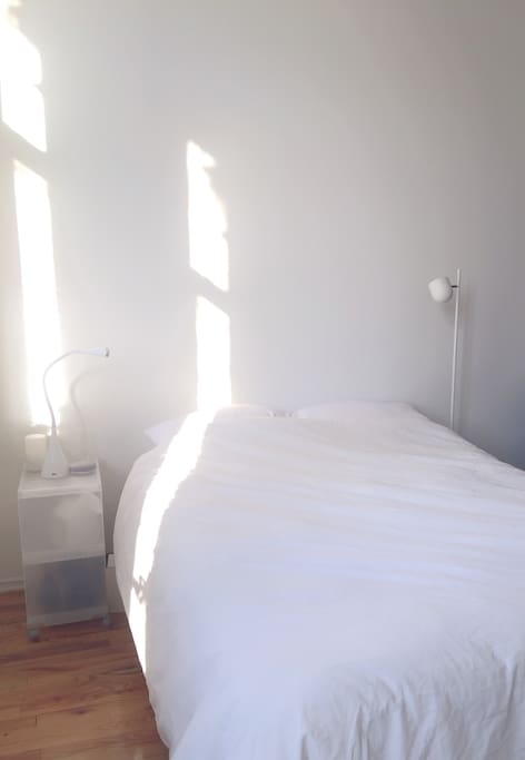 Sleeping Bed and dimmable bed-side lamp with USB charging port