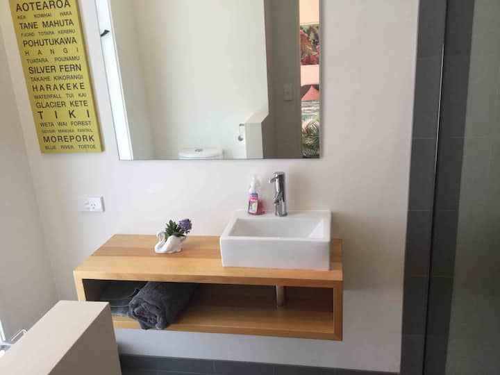 10 Best Airbnb Vacation Rentals In Pepin Island, New Zealand Trip101