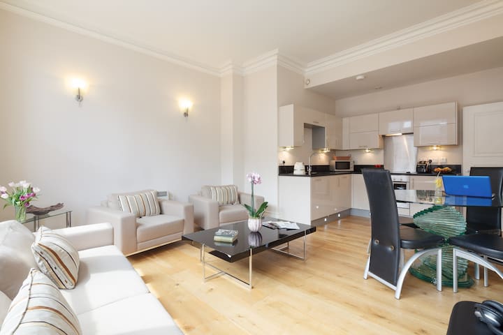 City Centre Heritage Apartment - Piccadilly