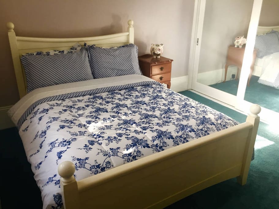 Freshly renovated double bedroom.