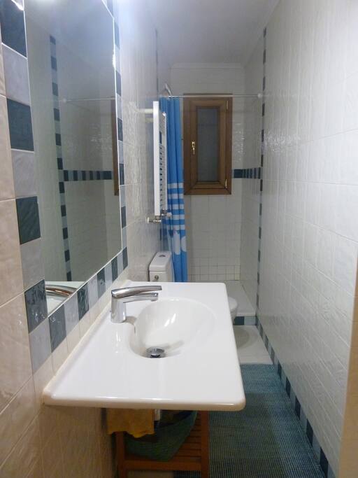 Baño con ducha