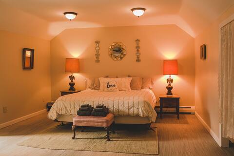 Pink Door Place - 4bdrm 2bth Large Summer Rental