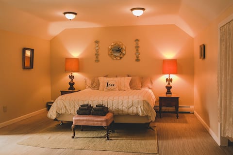 Pink Door Place - 4bdrm 2bth Large Summer Rental