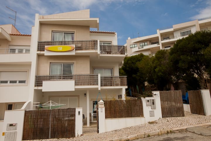 Villa: Ericeira Chill Hill Hostel & Private Rooms