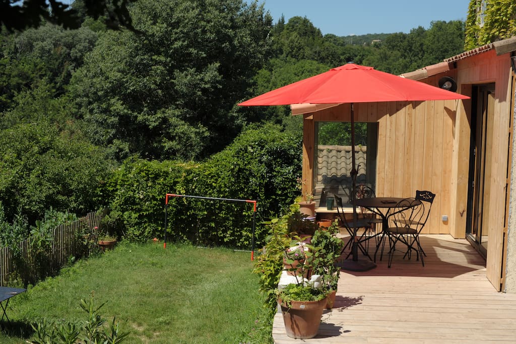 Terrasse vue sur la forêt