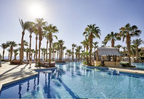 Elegant Sea View Apartment in a Luxury Resort