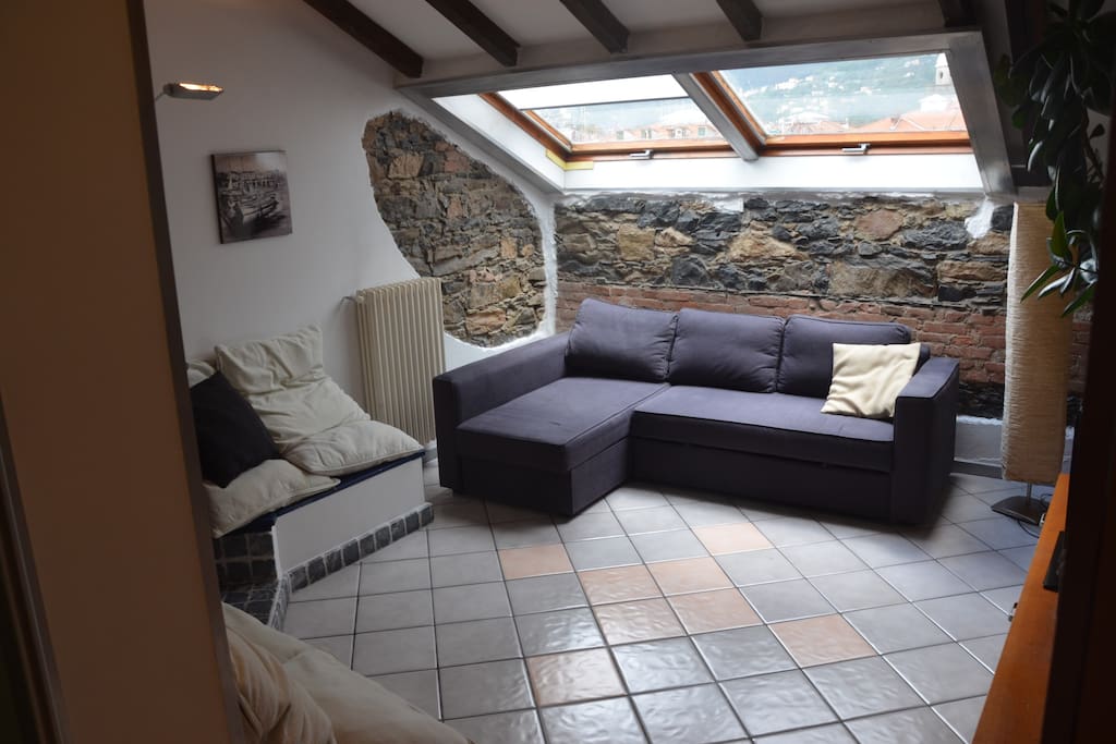Sofabed room/ camera divano letto