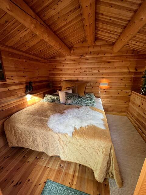 Cozy little "cottage" in the city center