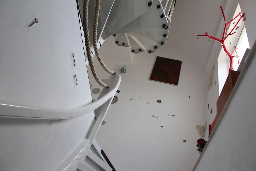 Das Treppenhaus steht unter dem Motto " Viele Schlüssel zum Glück"