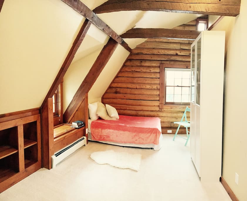 Second cozy bedroom (1 twin)