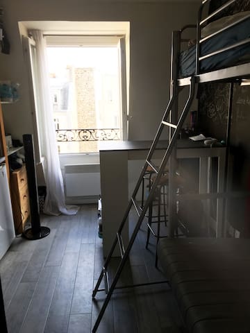 Cosy and calm studio nearby the Eiffel tower