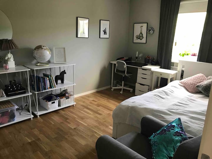 Dhomë gjumi me krevat 120 cm