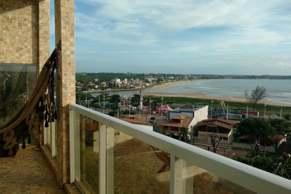 Alpendre, vista das praias de Nova Almeida , Praia grande.
Encontro do Rio Reis Magos com o mar.