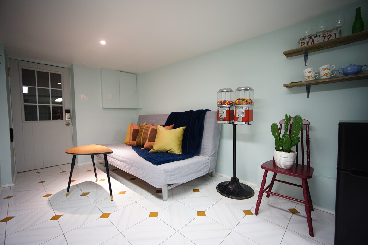 带智能锁的私人安全前门