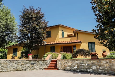 Elisa Villa