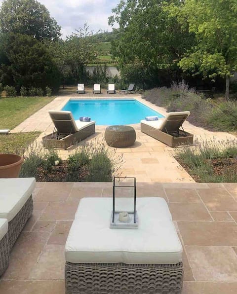 Fabulous house with pool, sleeps up to 8