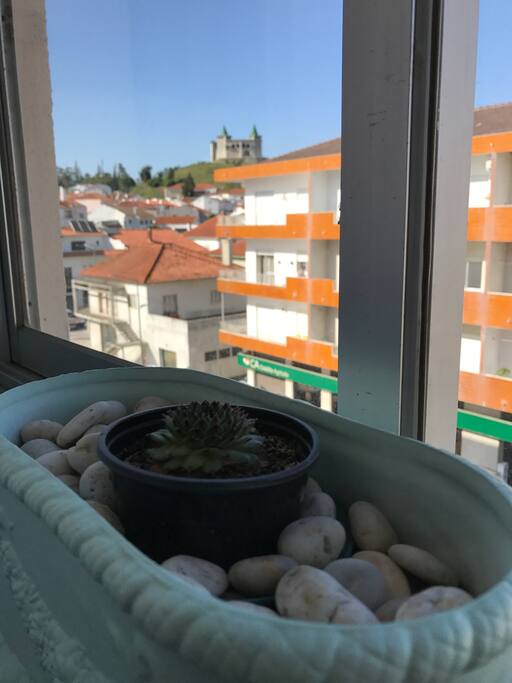 Linving room with a great view to the castle.