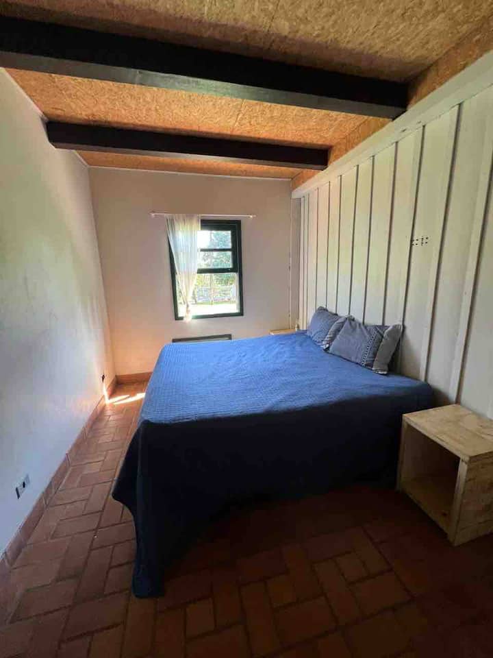 Chumba cha kulala n° 1 kitanda cha watu wawili na kitanda cha ghorofa