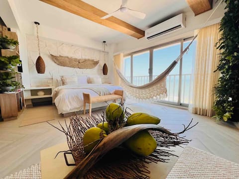 Top Airbnb: Casa Manalva: ocean view penthouse in walled city in Bolívar
