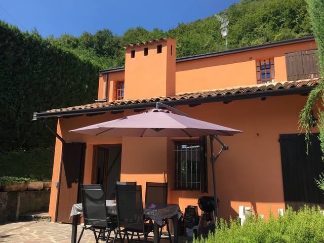 Exclusive house with airco: Wide view on Lake Iseo gallery image 2